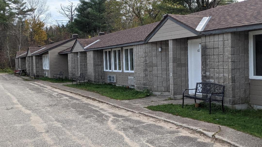 Valois Motel & Restaurant Mattawa Buitenkant foto